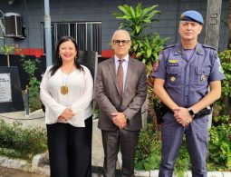 Diretora do SIPESP recebe homenagem pelo Dia da Policial Feminina em solenidade