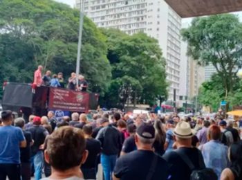 SP: sindicatos de policiais criticam Tarcísio durante protesto por aumento